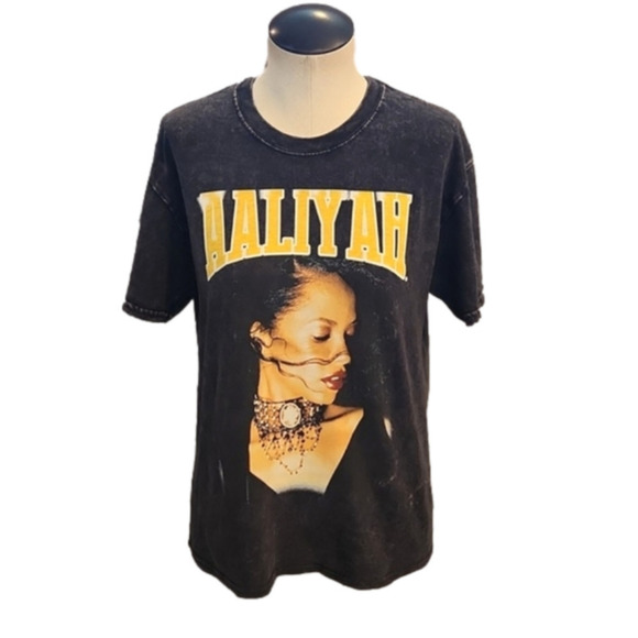 Womens Aaliyah 90s/Y2K blackish gray graphic tee size M/L. - Picture 1 of 12